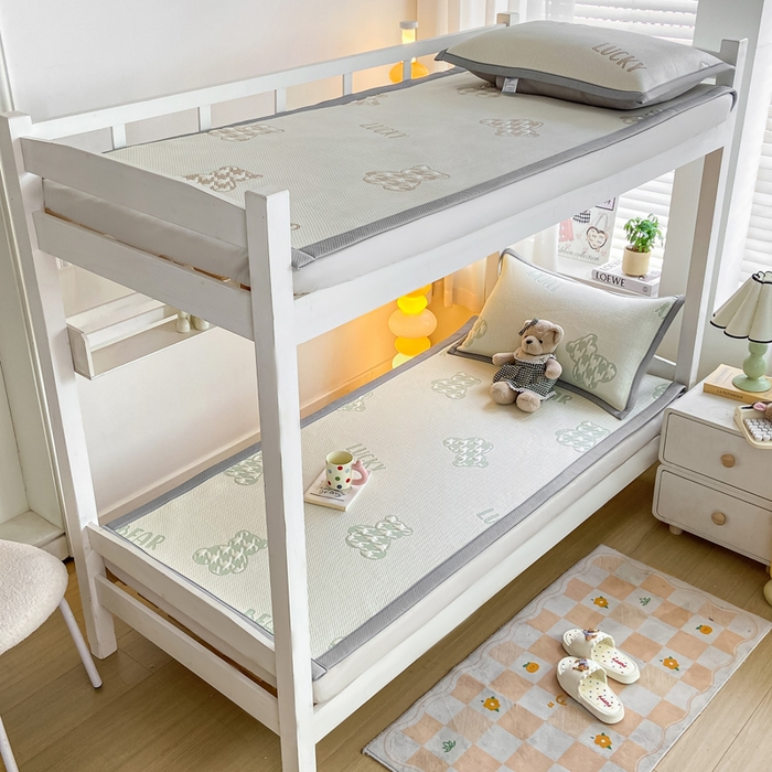 91家纺网 家纺一手货源 找家纺 耐思2025a类冰豆豆提花凉席学生款潮牌熊系列 潮牌態-浅緑