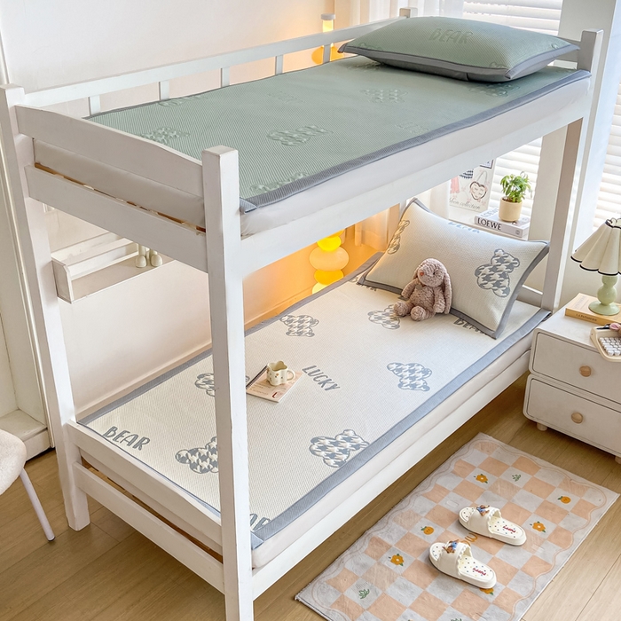 91家纺网 家纺一手货源 找家纺 耐思2025a类冰豆豆提花凉席学生款潮牌熊系列 潮牌熊-深蓝