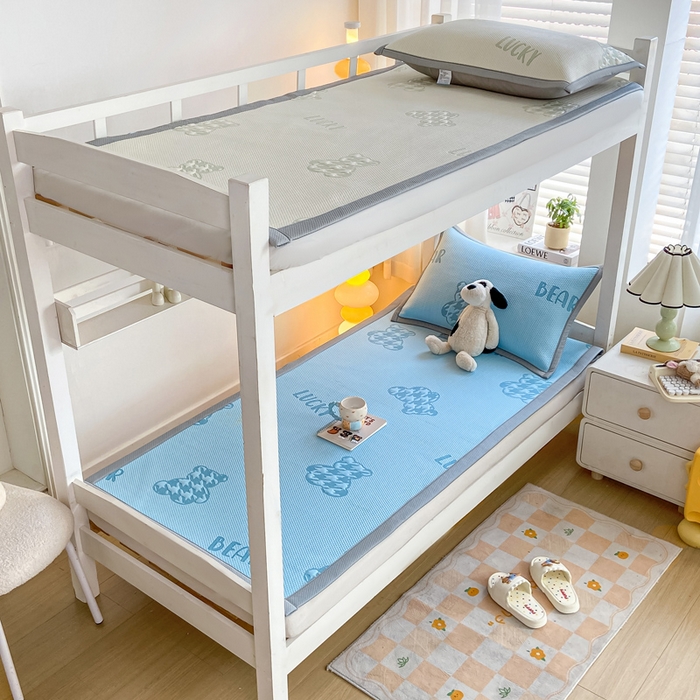 91家纺网 家纺一手货源 找家纺 耐思2025a类冰豆豆提花凉席学生款潮牌熊系列 潮牌熊-天兰