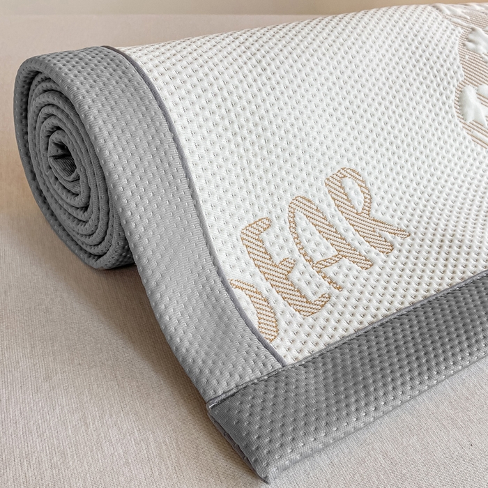 91家纺网 家纺一手货源 找家纺 （总）耐思2025a类冰豆豆提花凉席学生款潮牌熊系列