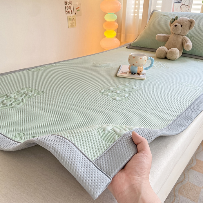 91家纺网 家纺一手货源 找家纺 耐思2025a类冰豆豆提花凉席学生款潮牌熊系列 潮牌態-抹茶绿