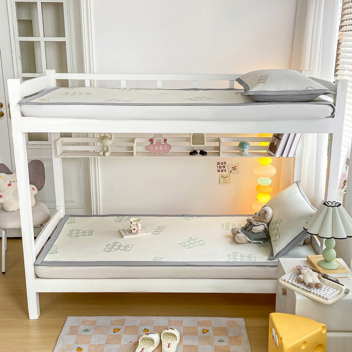 91家纺网 家纺一手货源 找家纺 耐思2025a类冰豆豆提花凉席学生款潮牌熊系列 潮牌態-浅緑