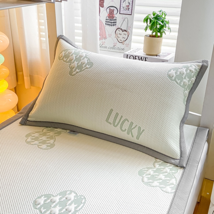 91家纺网 家纺一手货源 找家纺 耐思2025a类冰豆豆提花凉席学生款潮牌熊系列 潮牌態-浅緑