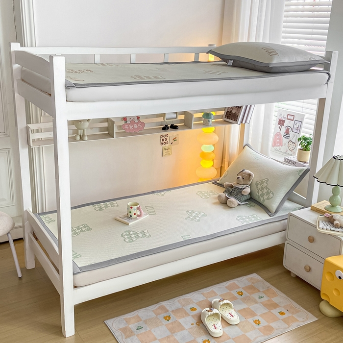 91家纺网 家纺一手货源 找家纺 耐思2025a类冰豆豆提花凉席学生款潮牌熊系列 潮牌態-浅緑