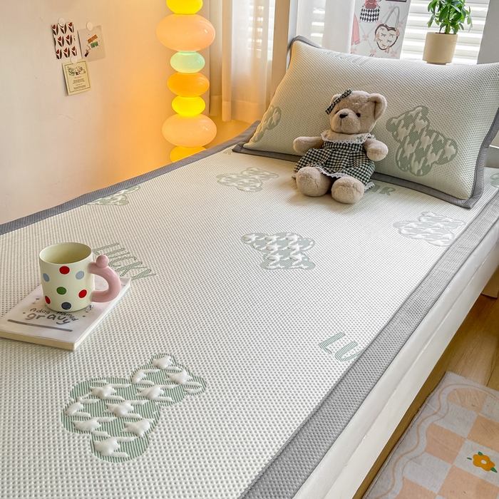 91家纺网 家纺一手货源 找家纺 耐思2025a类冰豆豆提花凉席学生款潮牌熊系列 潮牌態-浅緑