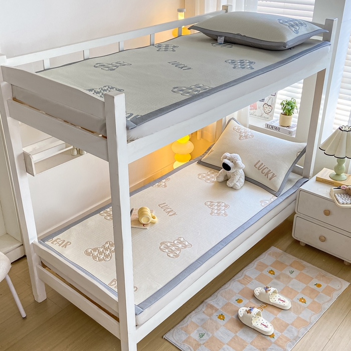 91家纺网 家纺一手货源 找家纺 耐思2025a类冰豆豆提花凉席学生款潮牌熊系列 潮牌態-浅棕