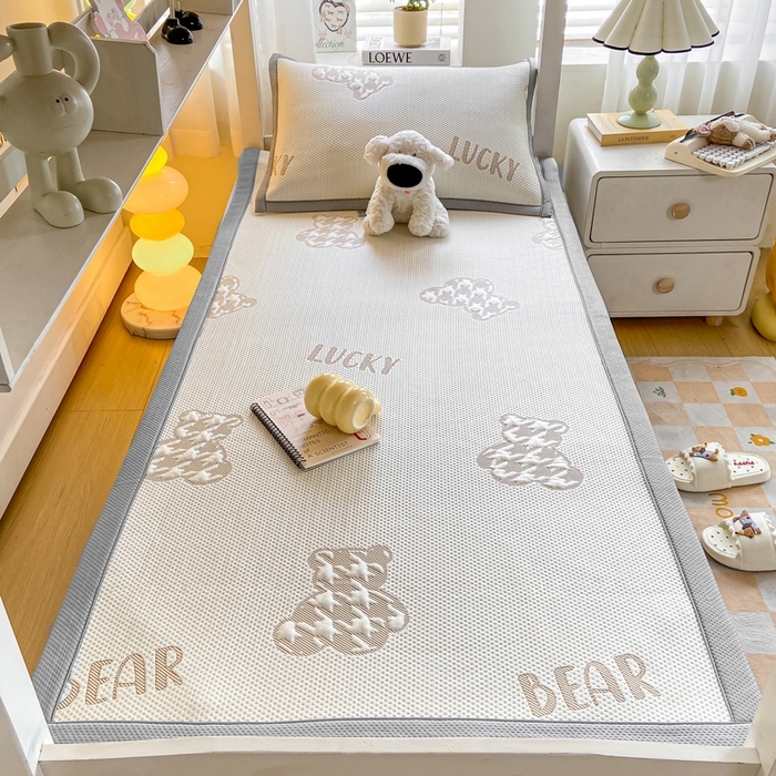 91家纺网 家纺一手货源 找家纺 耐思2025a类冰豆豆提花凉席学生款潮牌熊系列 潮牌態-浅棕