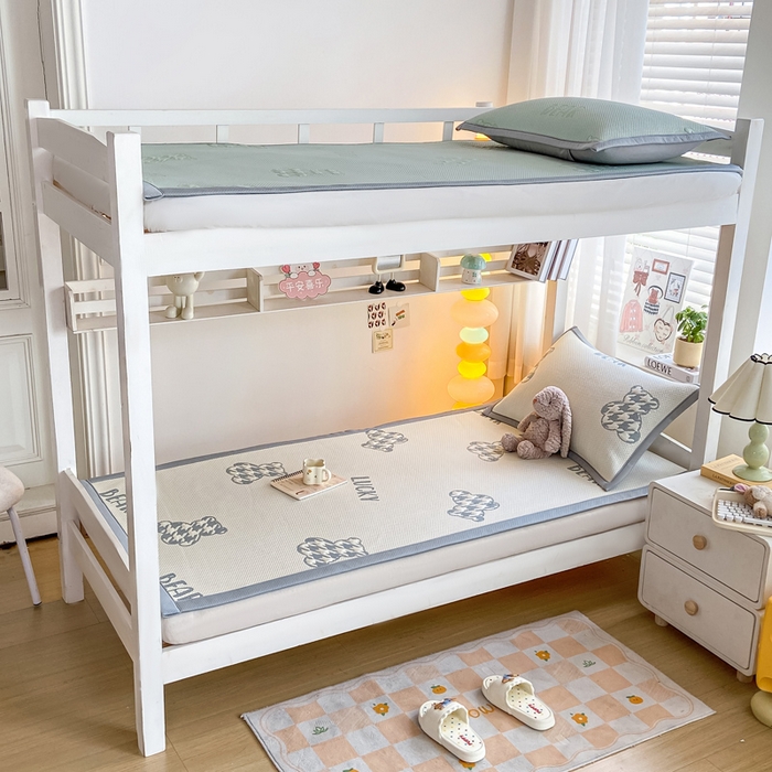 91家纺网 家纺一手货源 找家纺 耐思2025a类冰豆豆提花凉席学生款潮牌熊系列 潮牌熊-深蓝