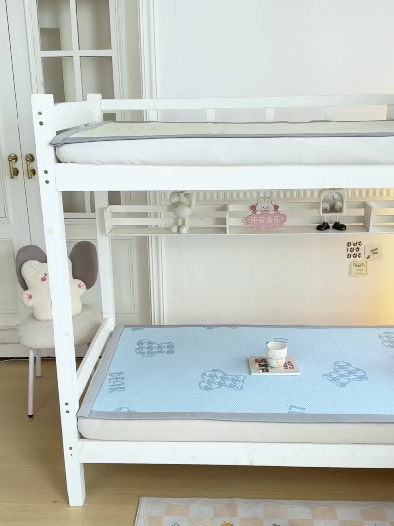 91家纺网 家纺一手货源 找家纺 耐思2025a类冰豆豆提花凉席学生款潮牌熊系列 潮牌熊-天兰