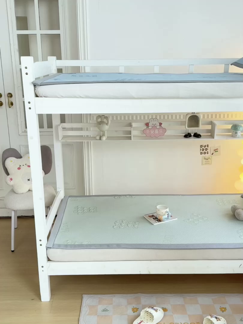 91家纺网 家纺一手货源 找家纺 耐思2025a类冰豆豆提花凉席学生款潮牌熊系列 潮牌態-抹茶绿