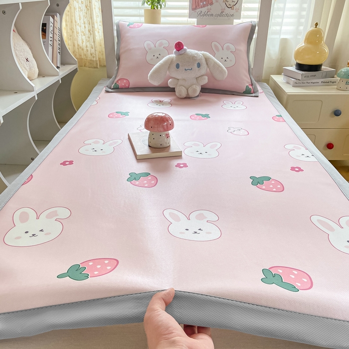 91家纺网 家纺一手货源 找家纺 （总）耐思家纺 2025春夏新款A类冰丝印花凉席空调席学生系列