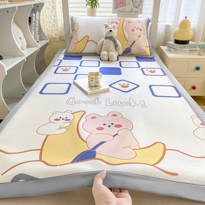 91家纺网 家纺一手货源 找家纺 （总）耐思家纺 2025春夏新款A类冰丝印花凉席空调席学生系列