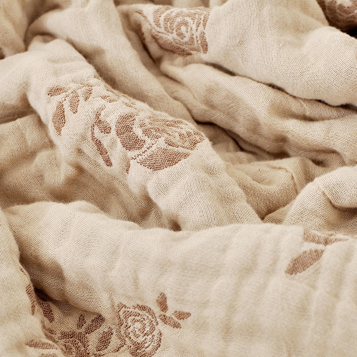 91家纺网 家纺一手货源 找家纺 萌飞 2025春夏新款全棉纯棉超柔四层泡纱布毛巾被 密恋