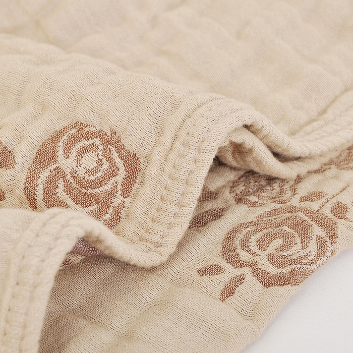 91家纺网 家纺一手货源 找家纺 萌飞 2025春夏新款全棉纯棉超柔四层泡纱布毛巾被 密恋