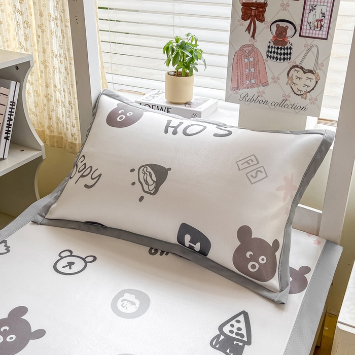 91家纺网 家纺一手货源 找家纺 耐思家纺 2025春夏新款A类冰丝印花凉席空调席学生系列 happy能仔