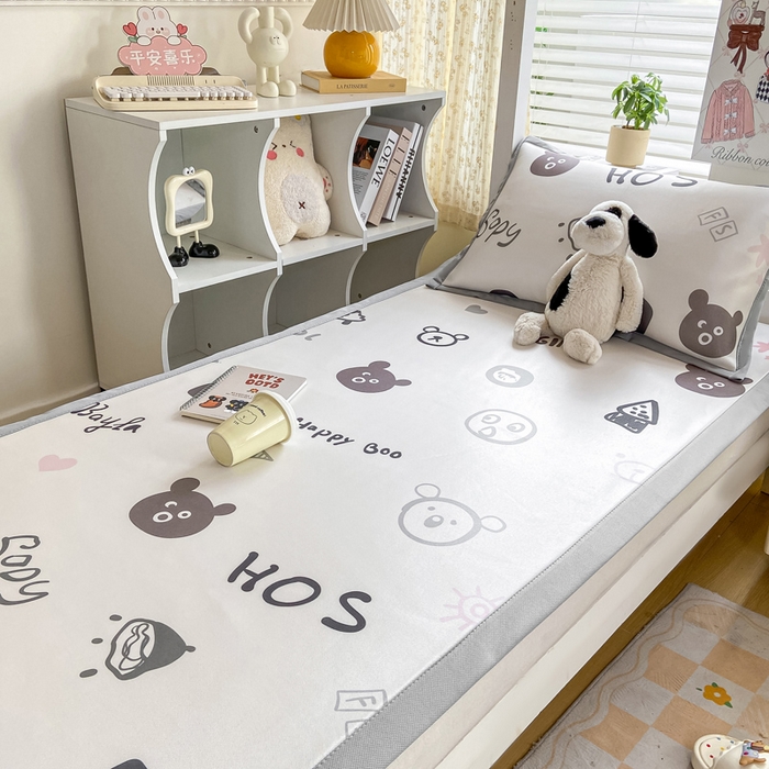 91家纺网 家纺一手货源 找家纺 耐思家纺 2025春夏新款A类冰丝印花凉席空调席学生系列 happy能仔