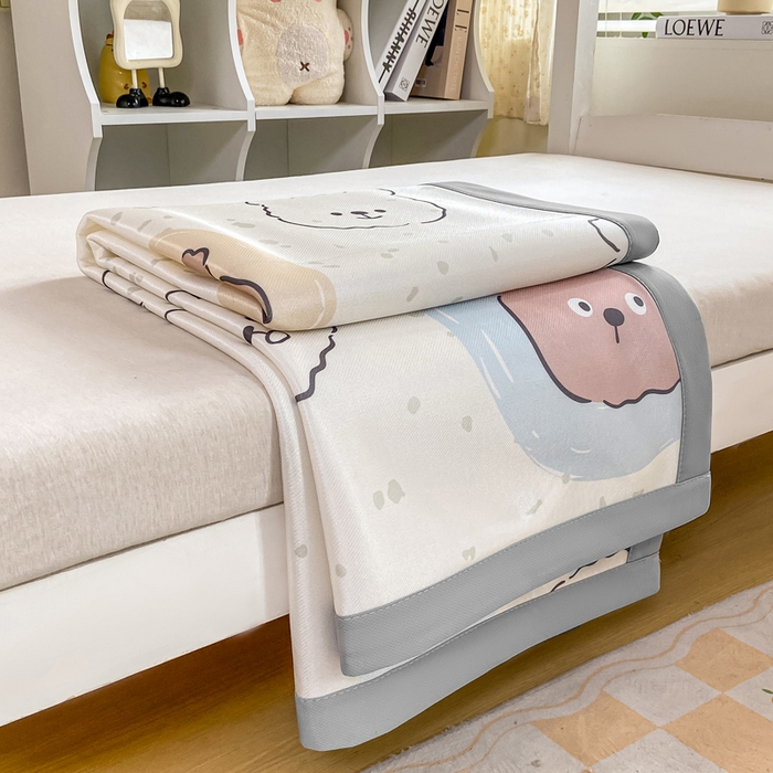 91家纺网 家纺一手货源 找家纺 耐思家纺 2025春夏新款A类冰丝印花凉席空调席学生系列 宝贝熊