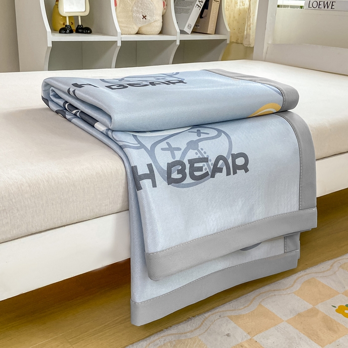 91家纺网 家纺一手货源 找家纺 耐思家纺 2025春夏新款A类冰丝印花凉席空调席学生系列 暴力熊