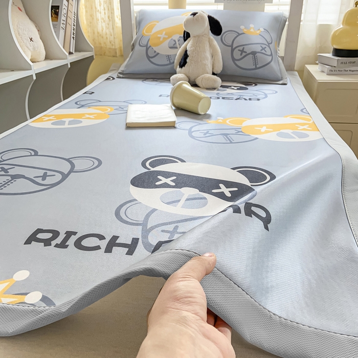 91家纺网 家纺一手货源 找家纺 耐思家纺 2025春夏新款A类冰丝印花凉席空调席学生系列 暴力熊