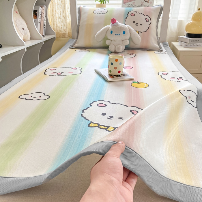 91家纺网 家纺一手货源 找家纺 耐思家纺 2025春夏新款A类冰丝印花凉席空调席学生系列 彩条猫咪