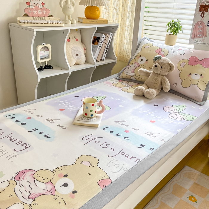 91家纺网 家纺一手货源 找家纺 耐思家纺 2025春夏新款A类冰丝印花凉席空调席学生系列 蝴蝶態