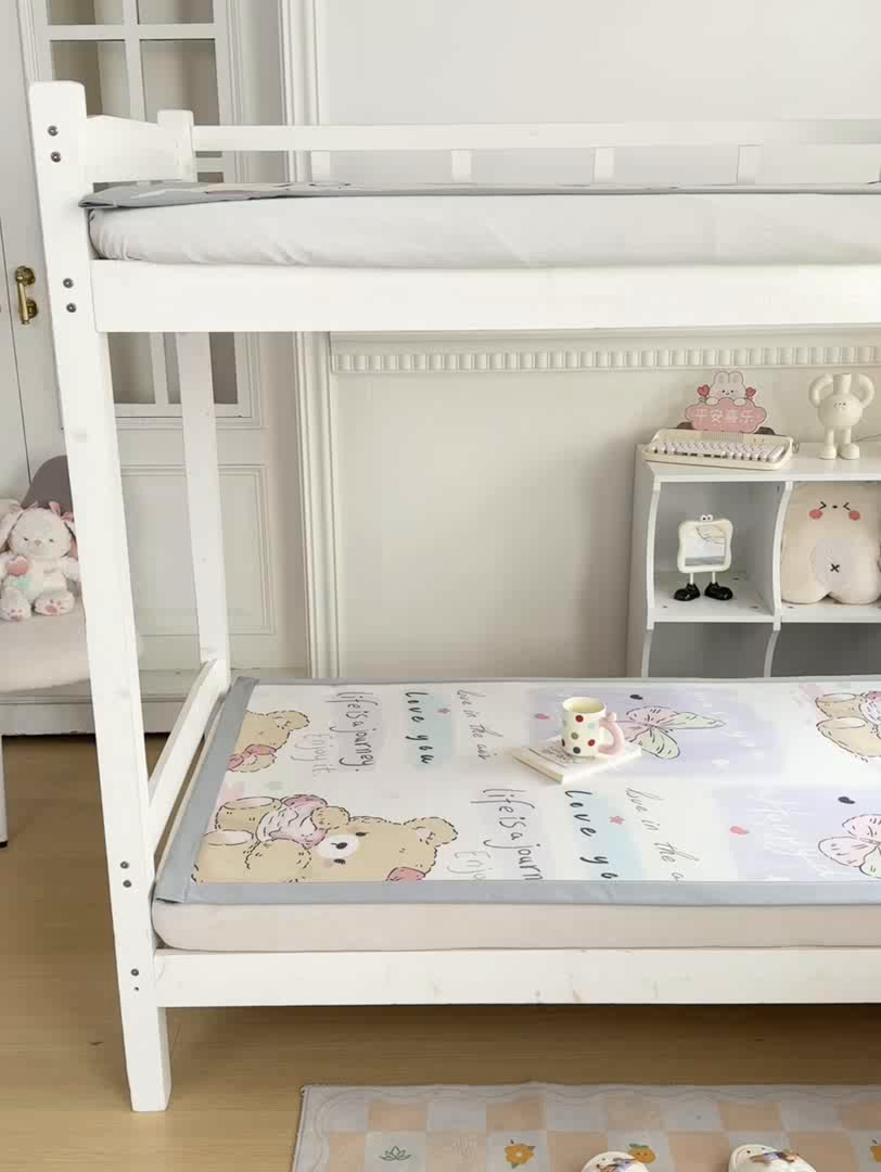 91家纺网 家纺一手货源 找家纺 耐思家纺 2025春夏新款A类冰丝印花凉席空调席学生系列 蝴蝶態