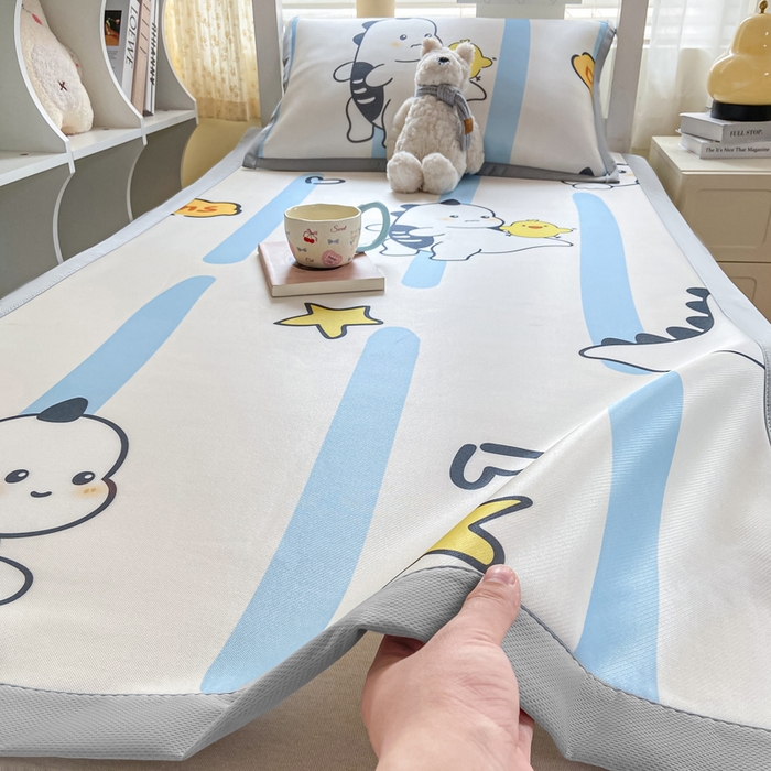 91家纺网 家纺一手货源 找家纺 耐思家纺 2025春夏新款A类冰丝印花凉席空调席学生系列 龙宝