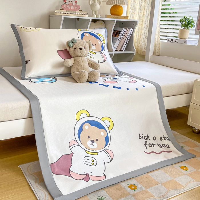 91家纺网 家纺一手货源 找家纺 耐思家纺 2025春夏新款A类冰丝印花凉席空调席学生系列 宇航员