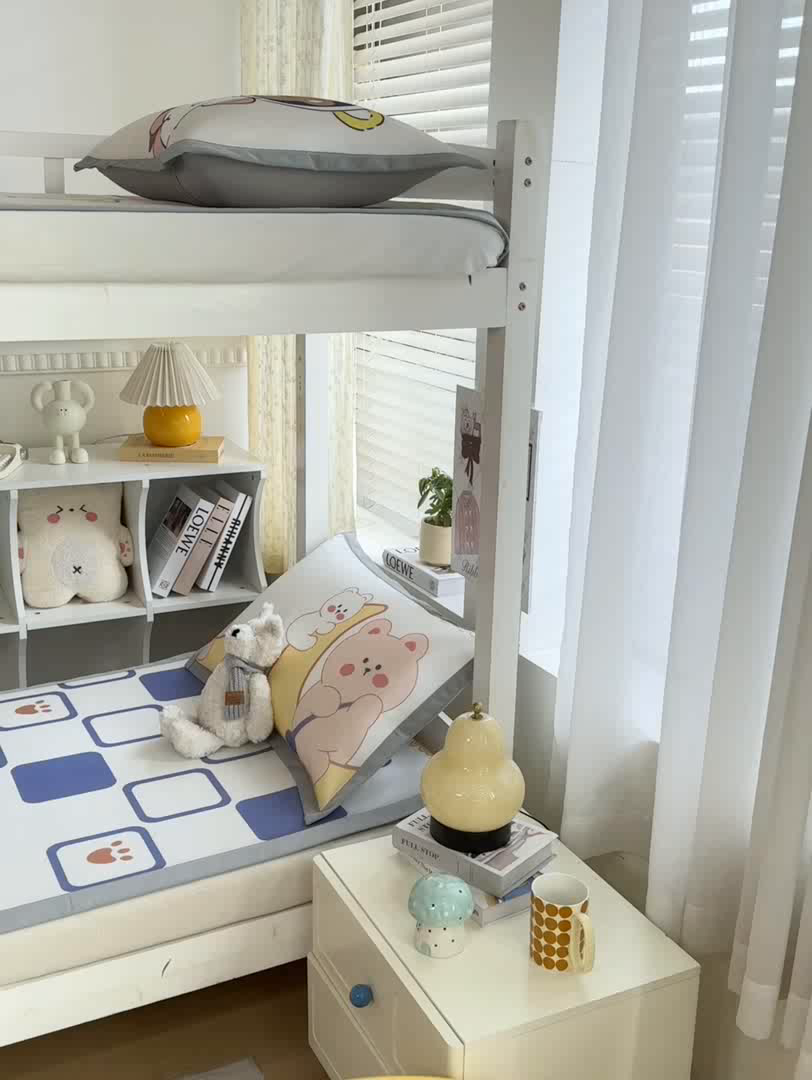 91家纺网 家纺一手货源 找家纺 耐思家纺 2025春夏新款A类冰丝印花凉席空调席学生系列 月亮熊