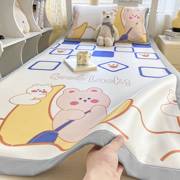 91家纺网 家纺一手货源 找家纺 （总）耐思家纺 2025春夏新款A类冰丝印花凉席空调席学生系列