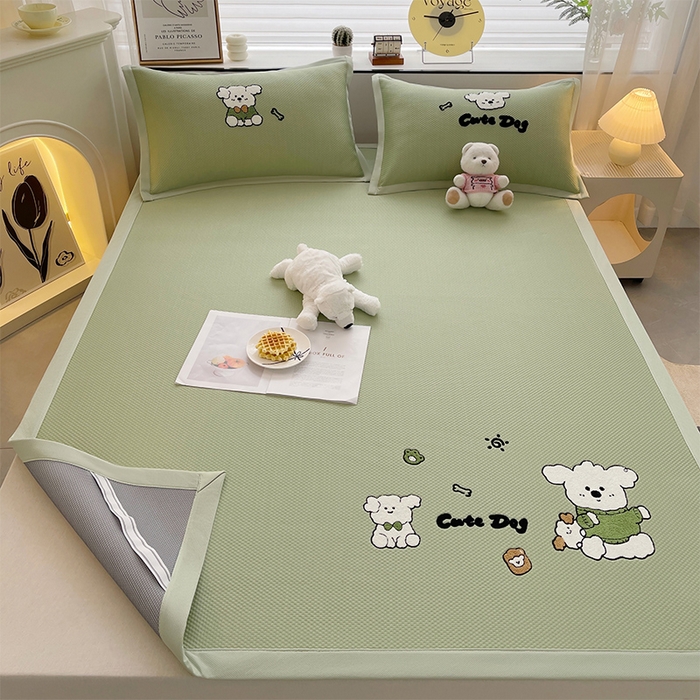 91家纺网 家纺一手货源 找家纺 炫拼2025新款A类满天星凉豆豆卡通毛巾绣大包边复合凉席  泡芙狗