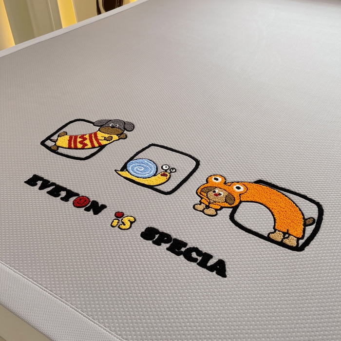 91家纺网 家纺一手货源 找家纺 炫拼2025新款A类满天星凉豆豆卡通毛巾绣大包边复合凉席  淘气汪汪-灰