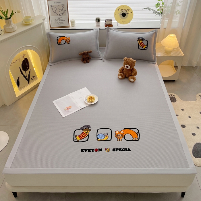 91家纺网 家纺一手货源 找家纺 炫拼2025新款A类满天星凉豆豆卡通毛巾绣大包边复合凉席  淘气汪汪-灰