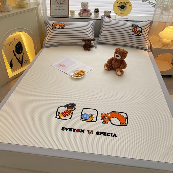 91家纺网 家纺一手货源 找家纺 炫拼2025新款A类满天星凉豆豆卡通毛巾绣大包边复合凉席  淘气汪汪-奶白