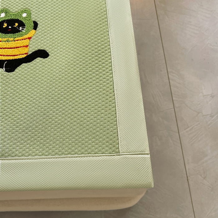 91家纺网 家纺一手货源 找家纺 炫拼2025新款A类满天星凉豆豆卡通毛巾绣大包边复合凉席  顽皮猫咪