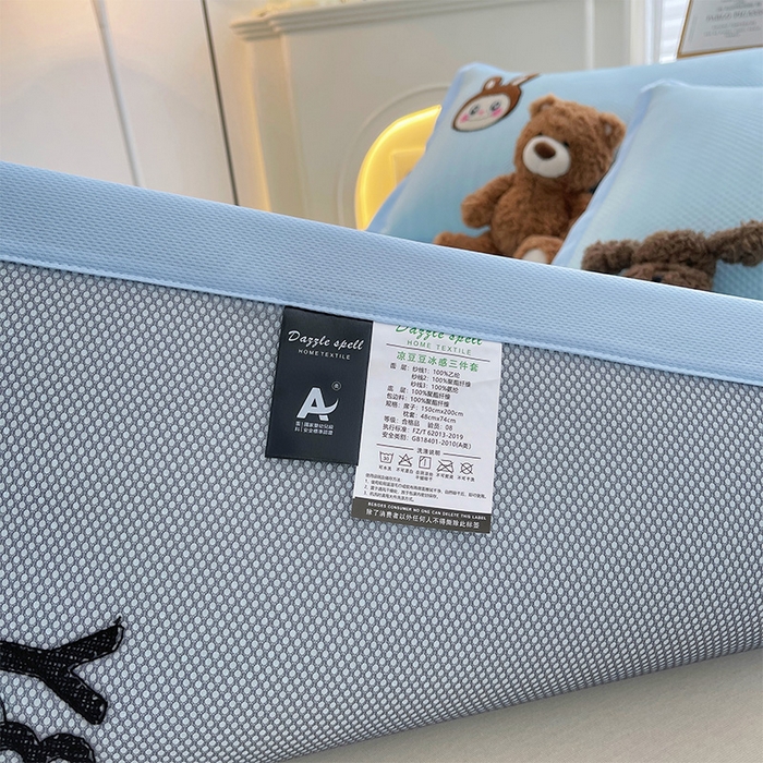 91家纺网 家纺一手货源 找家纺 炫拼2025新款A类满天星凉豆豆卡通毛巾绣大包边复合凉席  幸运布布-蓝