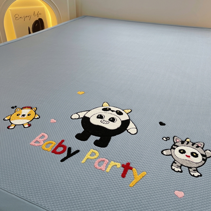 91家纺网 家纺一手货源 找家纺 炫拼2025新款A类满天星凉豆豆卡通毛巾绣大包边复合凉席  熊仔派对