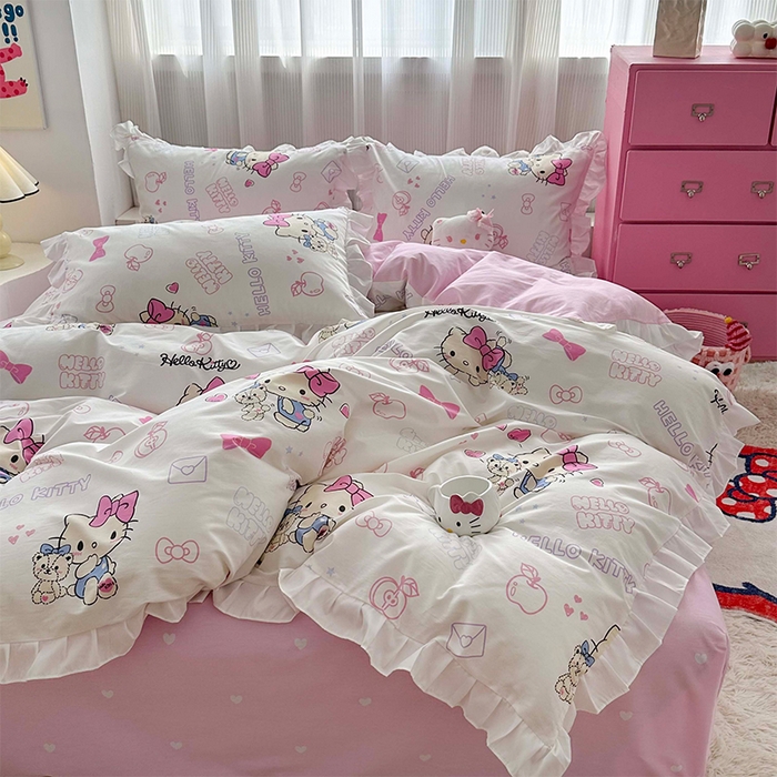 91家纺网 家纺一手货源 找家纺 玉元坊 2025年5月新品 三丽鸥花边被套全棉床单纯棉床裙床笠三四件套-凯蒂猫系列 凯蒂小熊 花边款