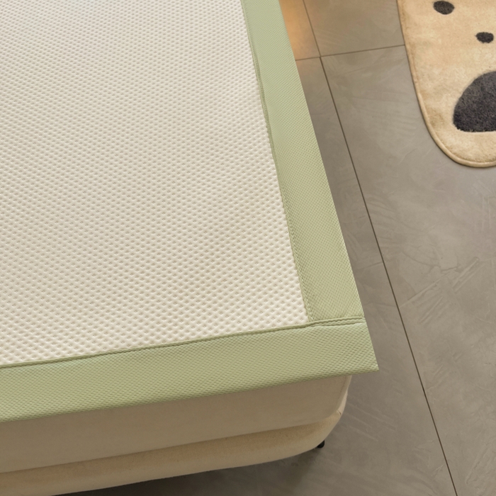 91家纺网 家纺一手货源 找家纺 炫拼2025新款A类满天星凉豆豆卡通毛巾绣大包边复合凉席  悠闲卡皮