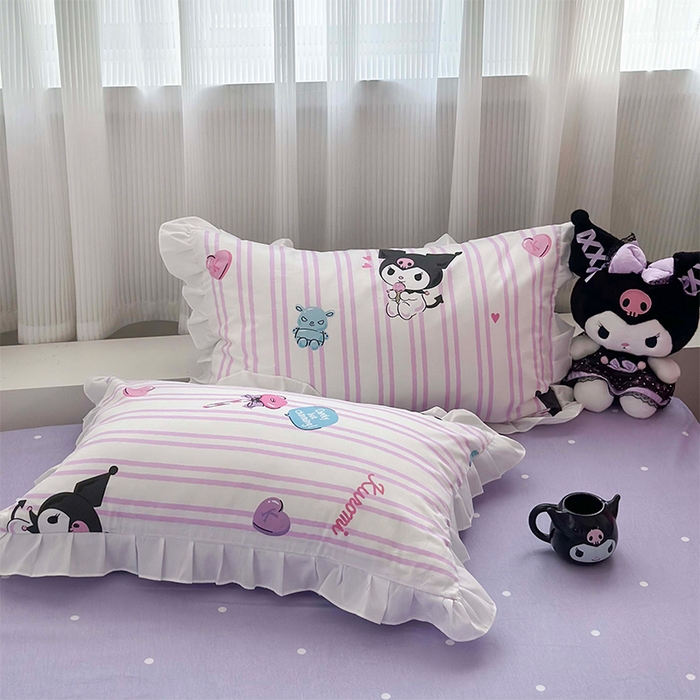 91家纺网 家纺一手货源 找家纺 玉元坊 2025年5月新品 三丽鸥花边被套全棉床单纯棉床裙床笠三四件套-库洛米系列 库洛米条纹【花边款】