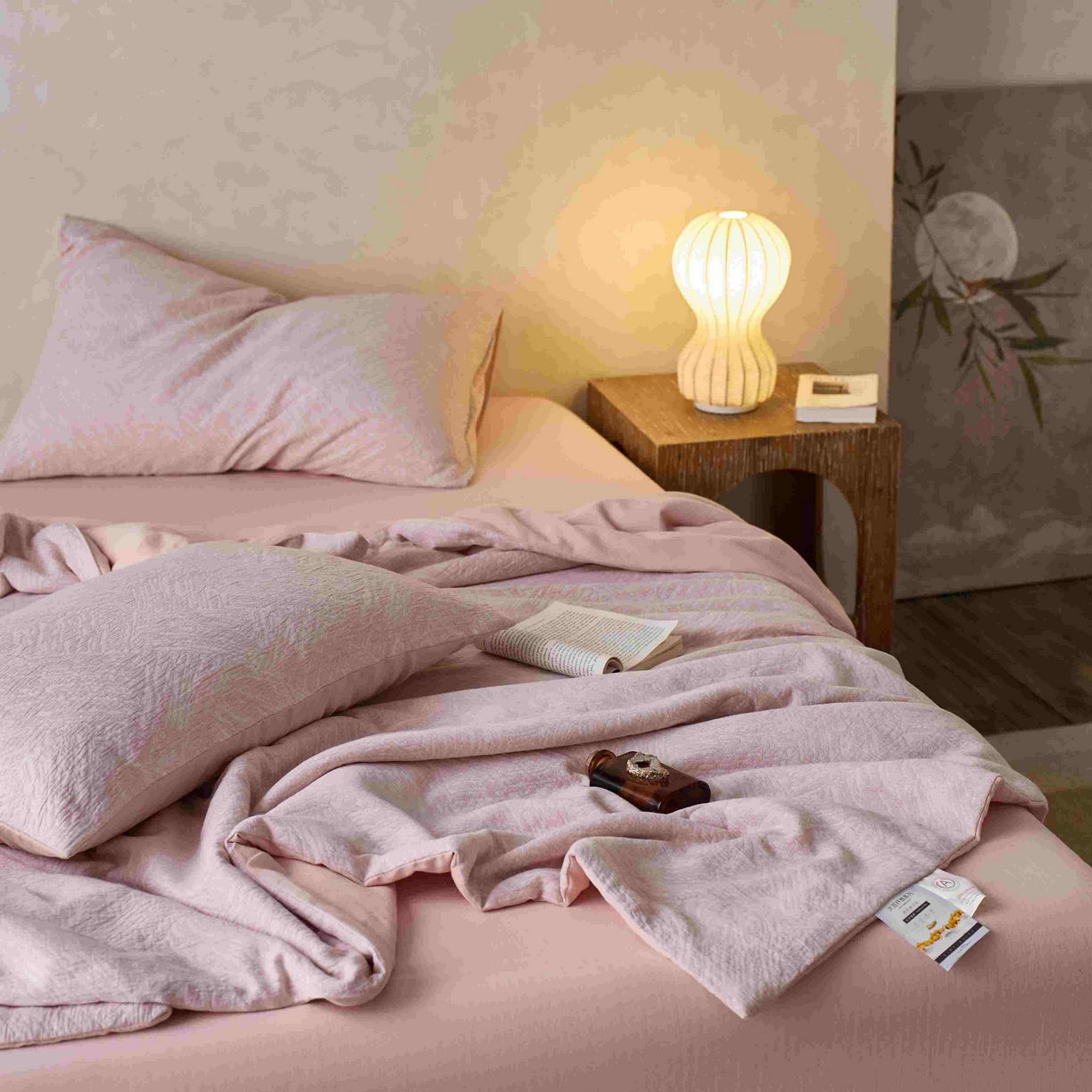 91家纺网 家纺一手货源 找家纺 梦享生活家居 2025新款色织三层提花夏被 缤纷粉