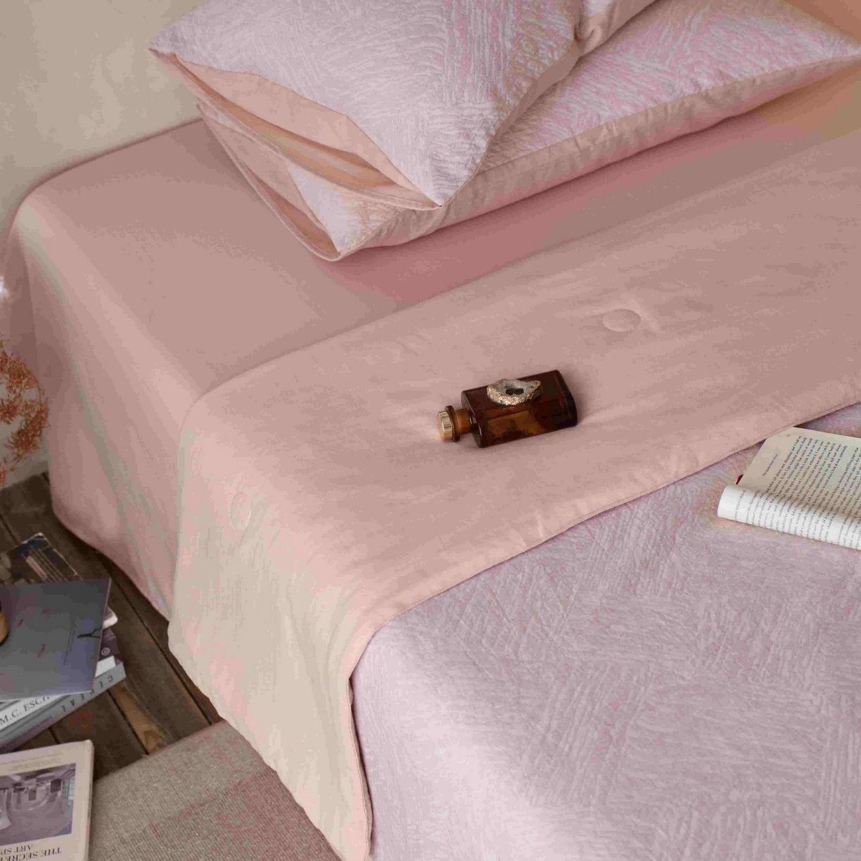 91家纺网 家纺一手货源 找家纺 梦享生活家居 2025新款色织三层提花夏被 缤纷粉