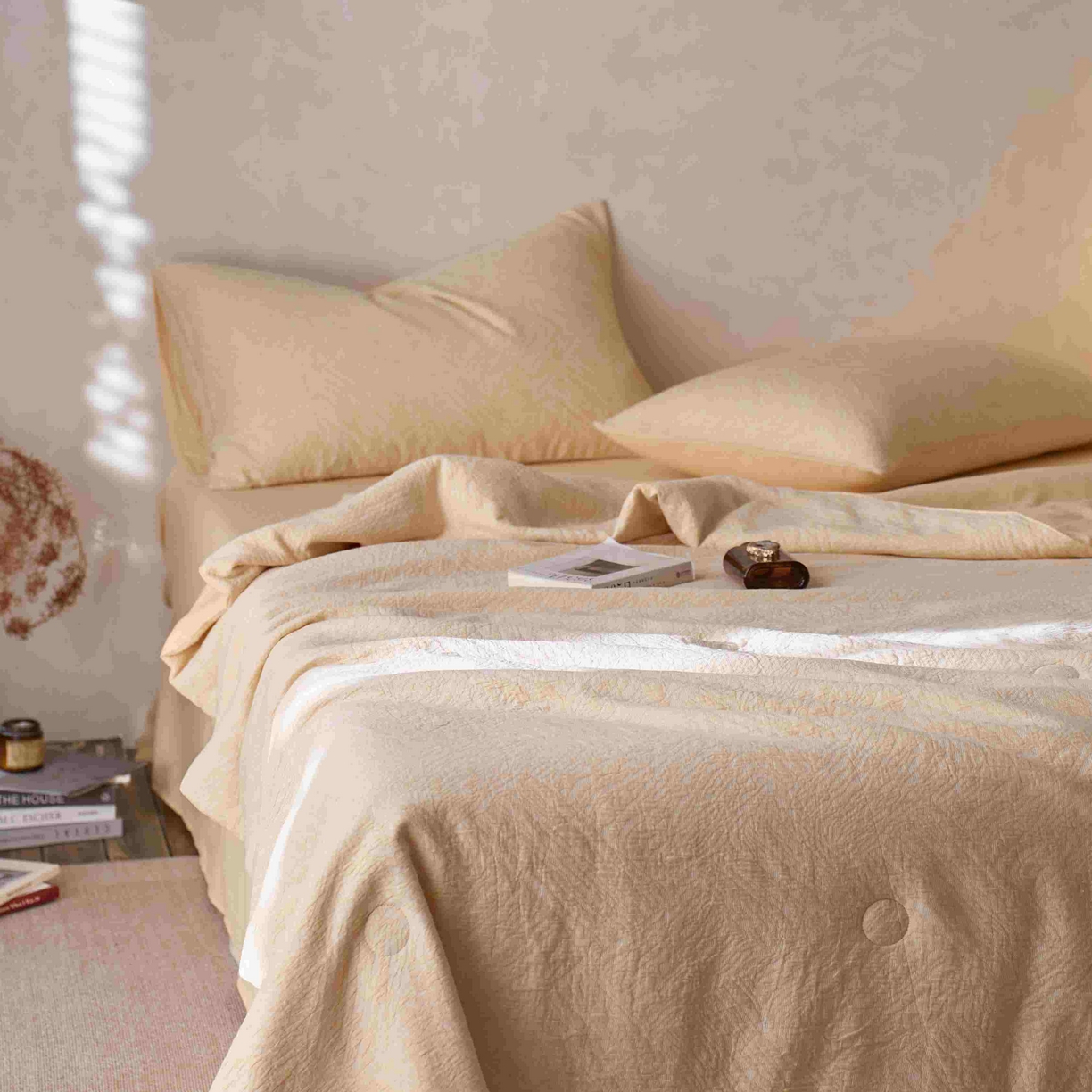 91家纺网 家纺一手货源 找家纺 梦享生活家居 2025新款色织三层提花夏被 缤纷黄