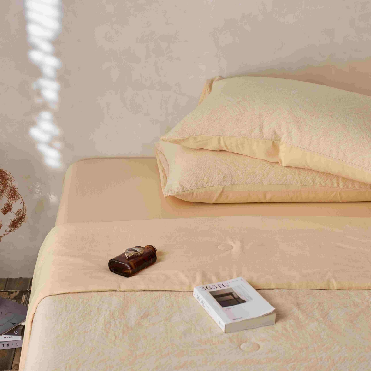 91家纺网 家纺一手货源 找家纺 梦享生活家居 2025新款色织三层提花夏被 缤纷黄