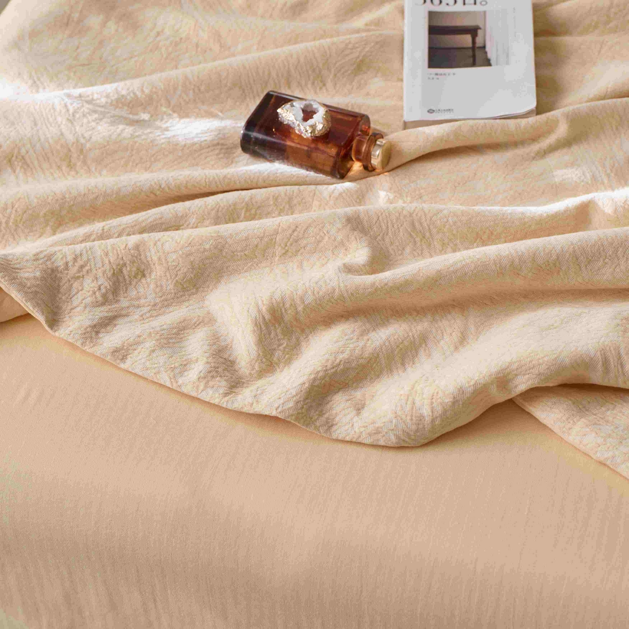 91家纺网 家纺一手货源 找家纺 梦享生活家居 2025新款色织三层提花夏被 缤纷黄