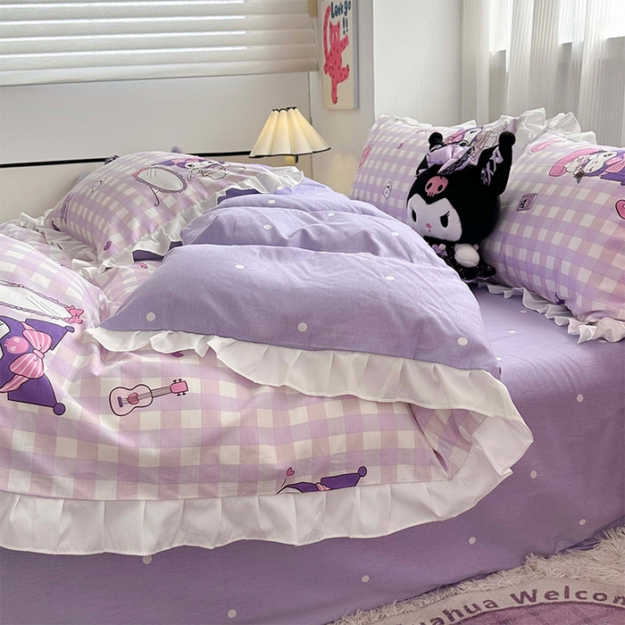 91家纺网 家纺一手货源 找家纺 玉元坊 2025年5月新品 三丽鸥花边被套全棉床单纯棉床裙床笠三四件套-库洛米系列 紫格库洛米【花边款】