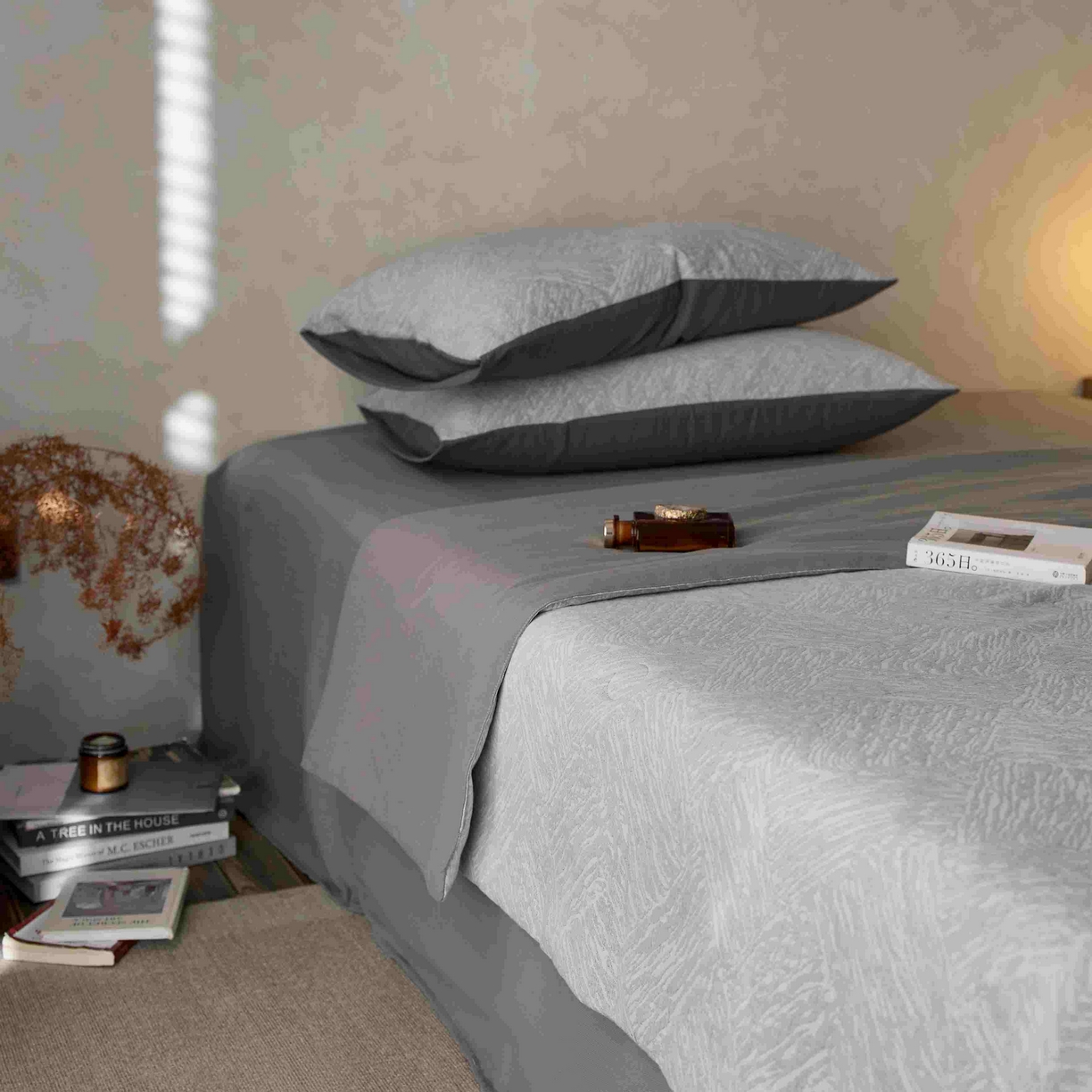 91家纺网 家纺一手货源 找家纺 梦享生活家居 2025新款色织三层提花夏被 缤纷灰