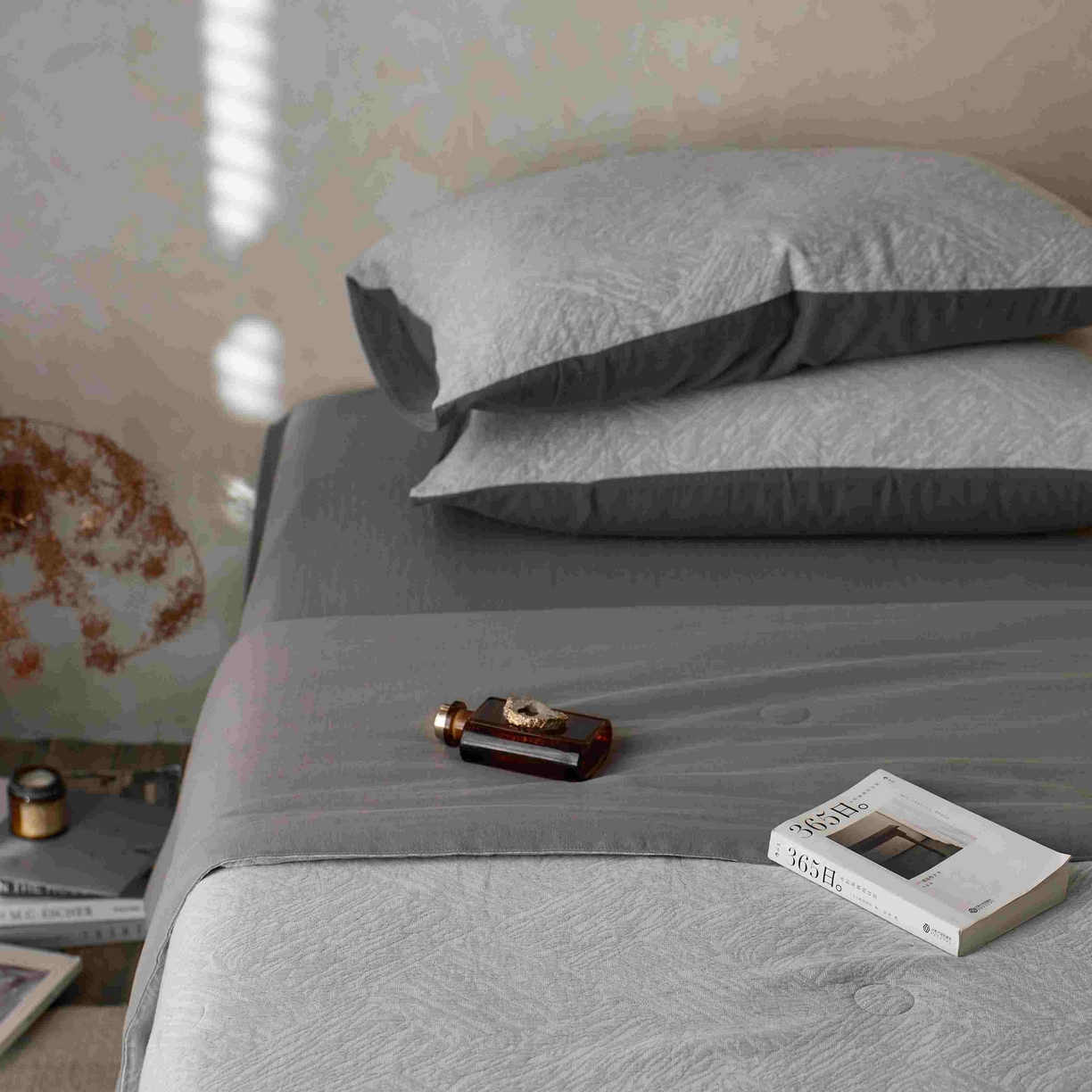 91家纺网 家纺一手货源 找家纺 梦享生活家居 2025新款色织三层提花夏被 缤纷灰