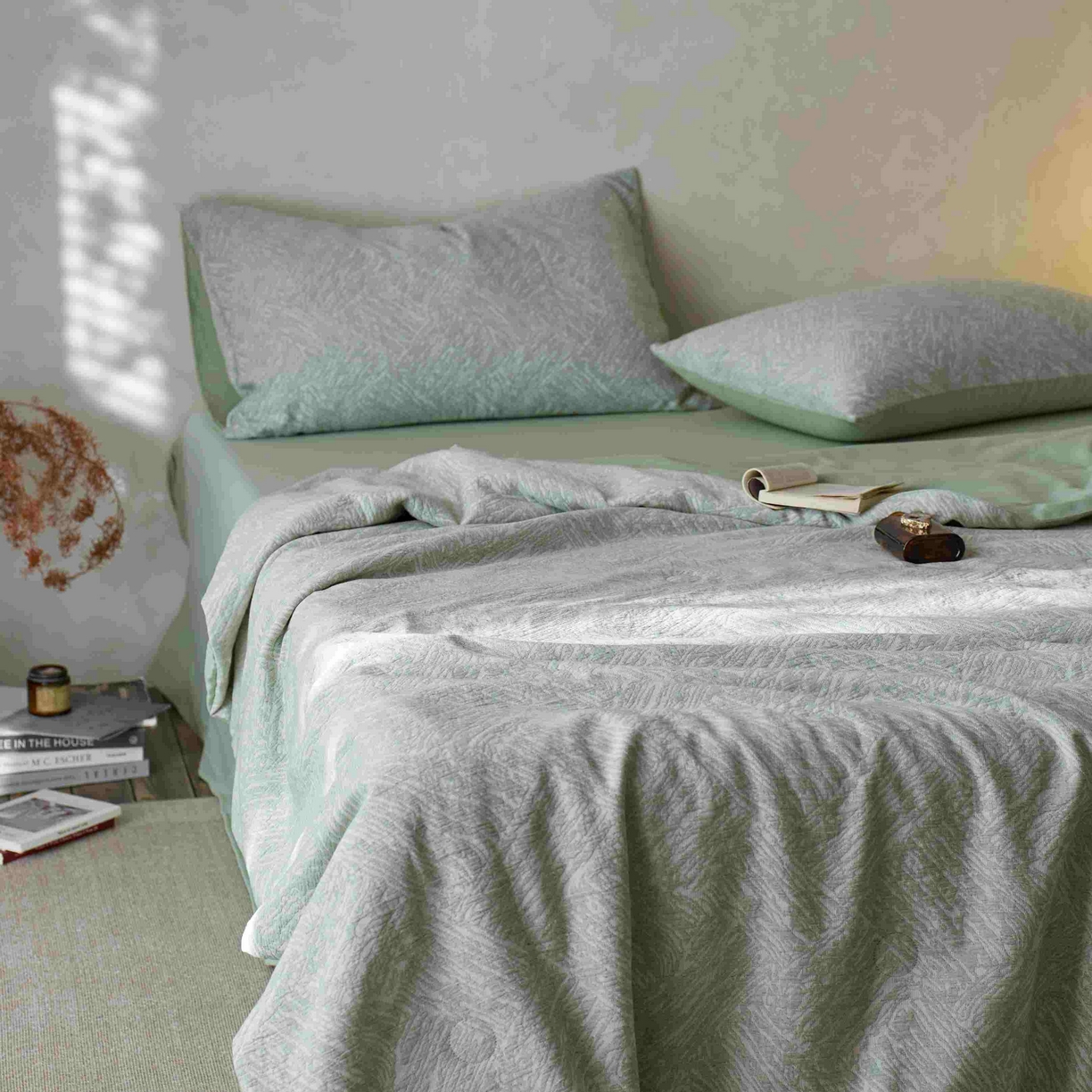 91家纺网 家纺一手货源 找家纺 梦享生活家居 2025新款色织三层提花夏被 缤纷绿