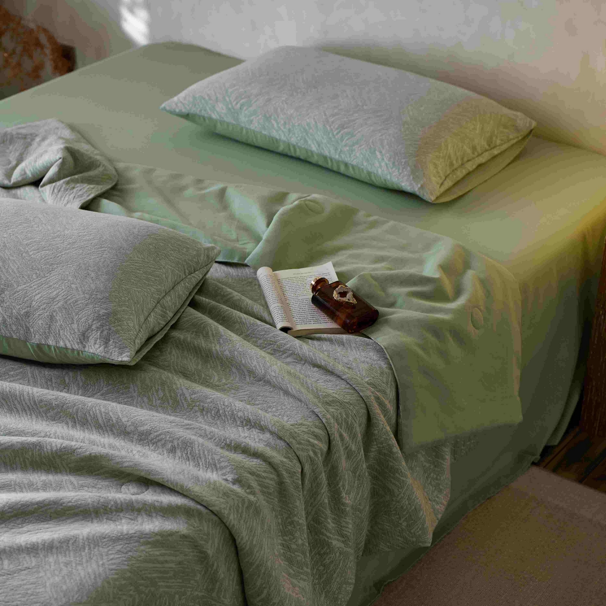 91家纺网 家纺一手货源 找家纺 梦享生活家居 2025新款色织三层提花夏被 缤纷绿